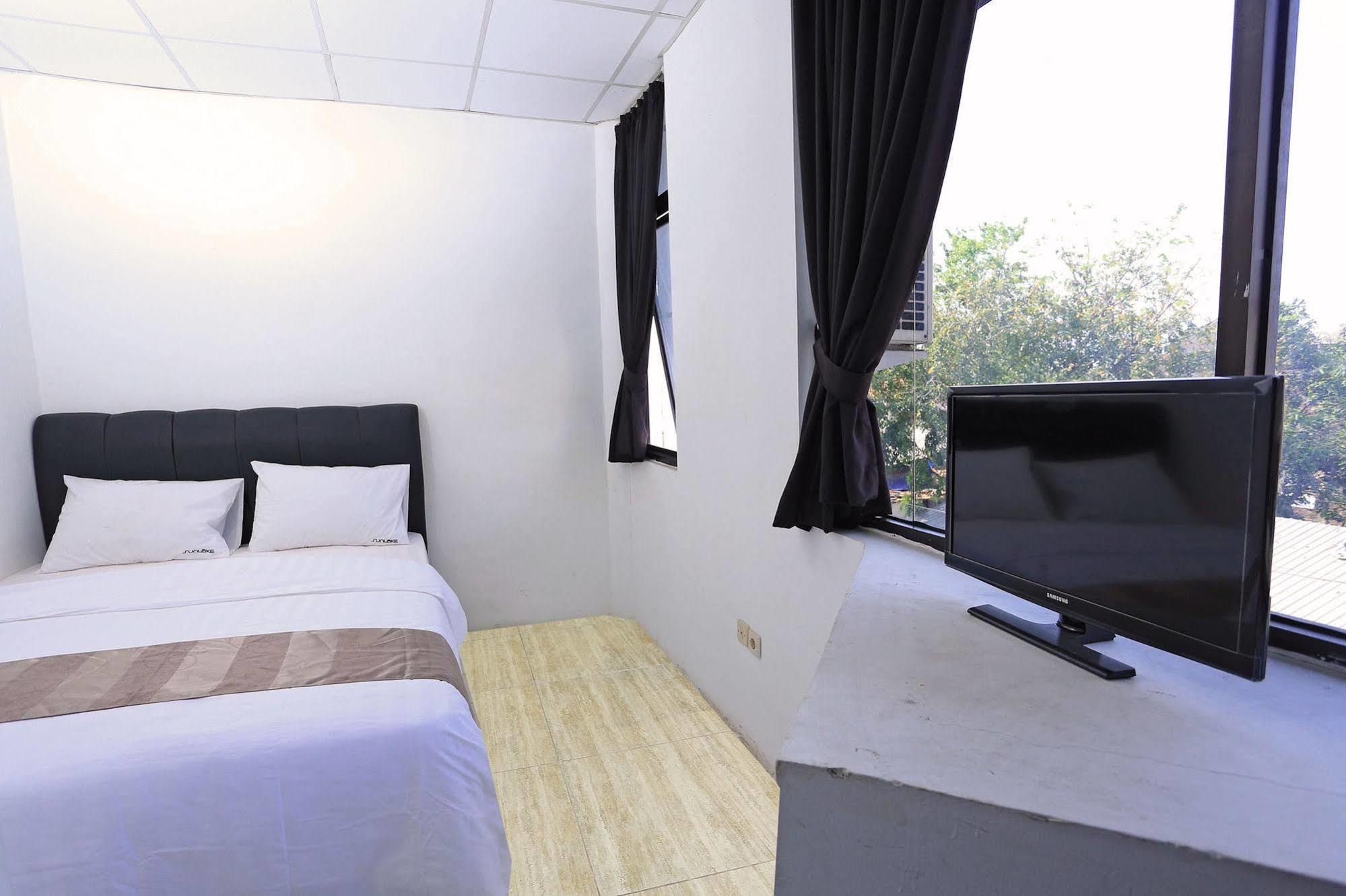 Ds Colive Siliwangi Hotel Semarang Kültér fotó